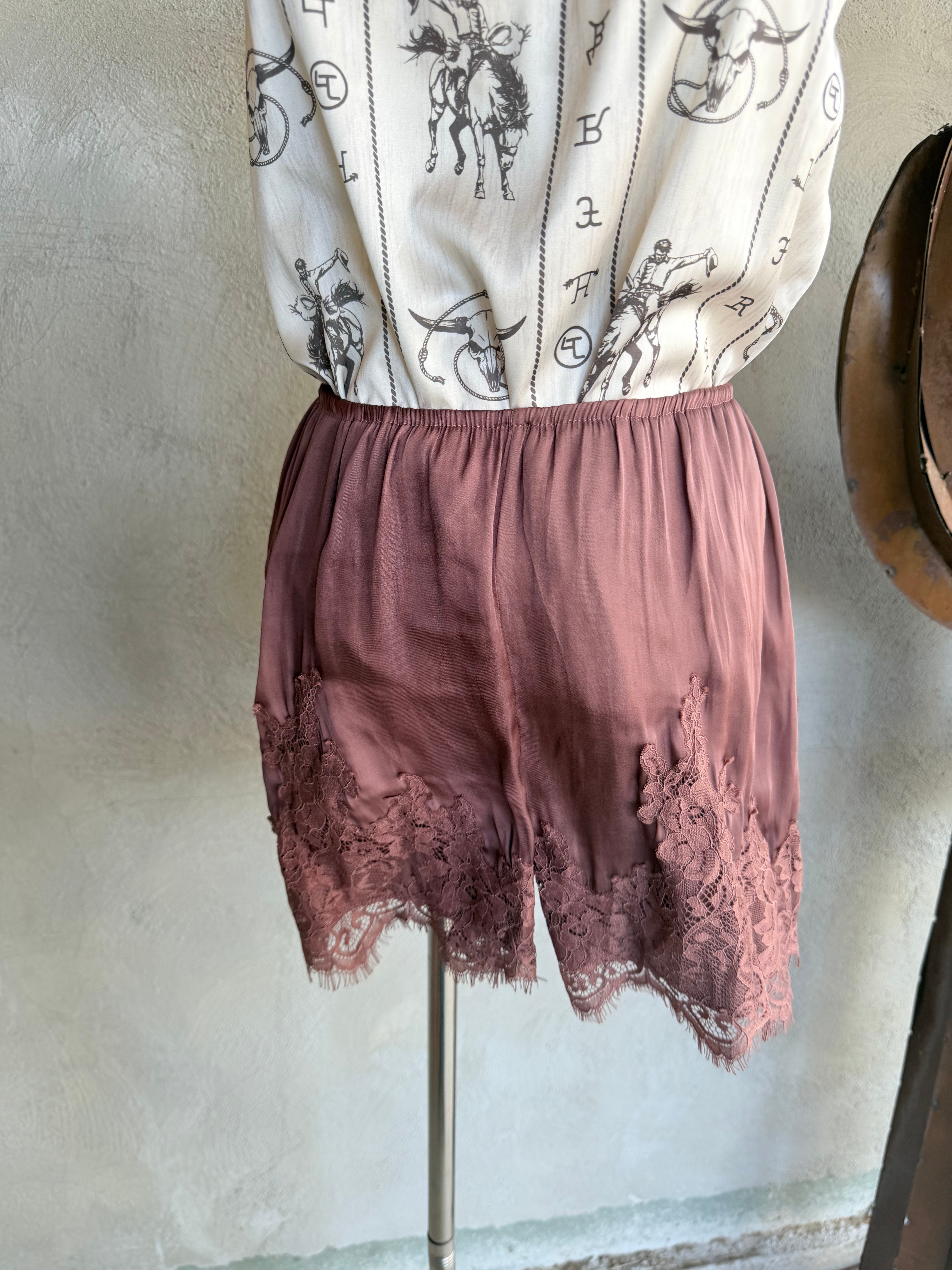 CHOCOLATE LACE SHORTS