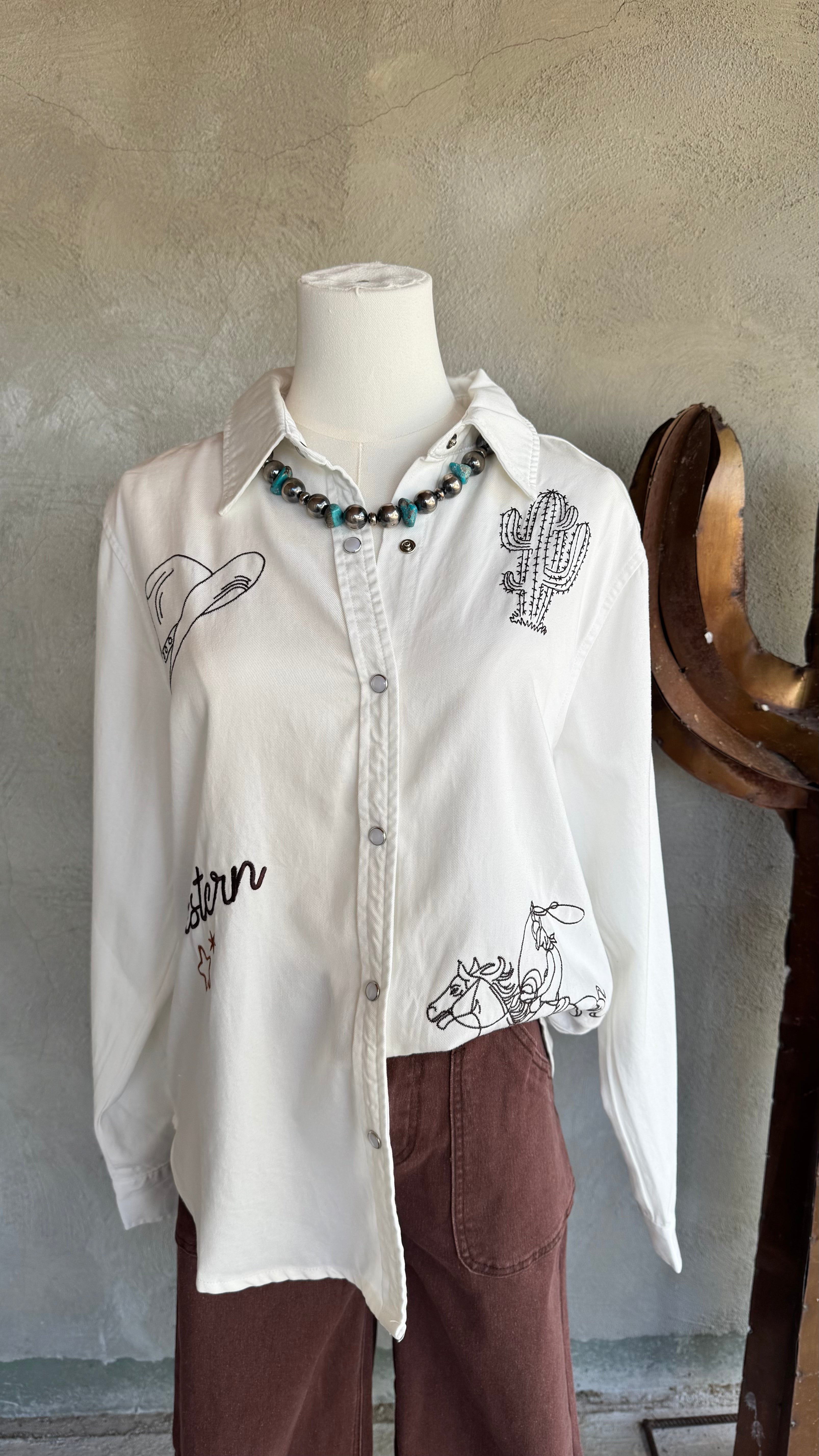CORPORATE COWGIRL PEARLSNAP SHIRT