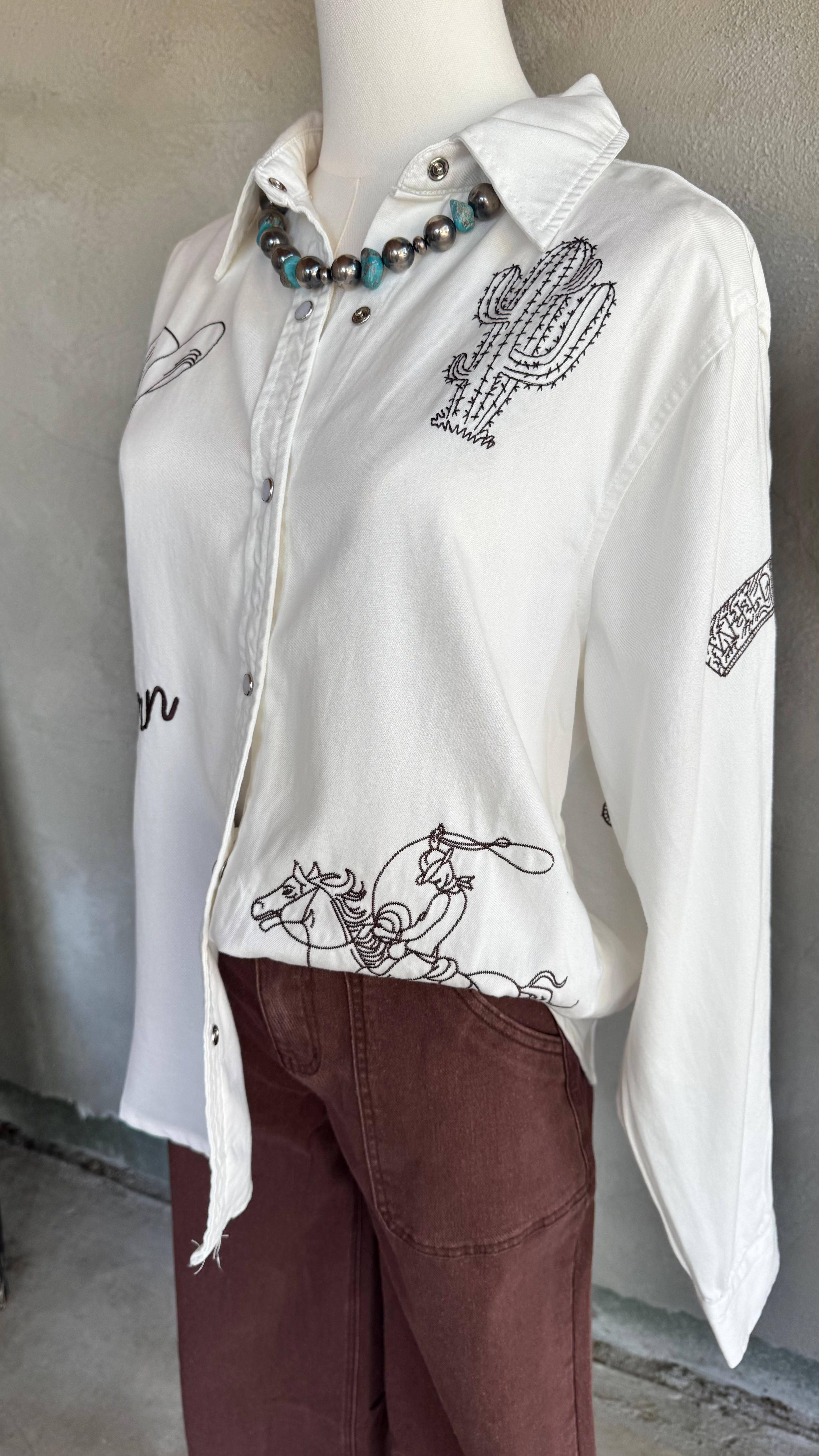 CORPORATE COWGIRL PEARLSNAP SHIRT